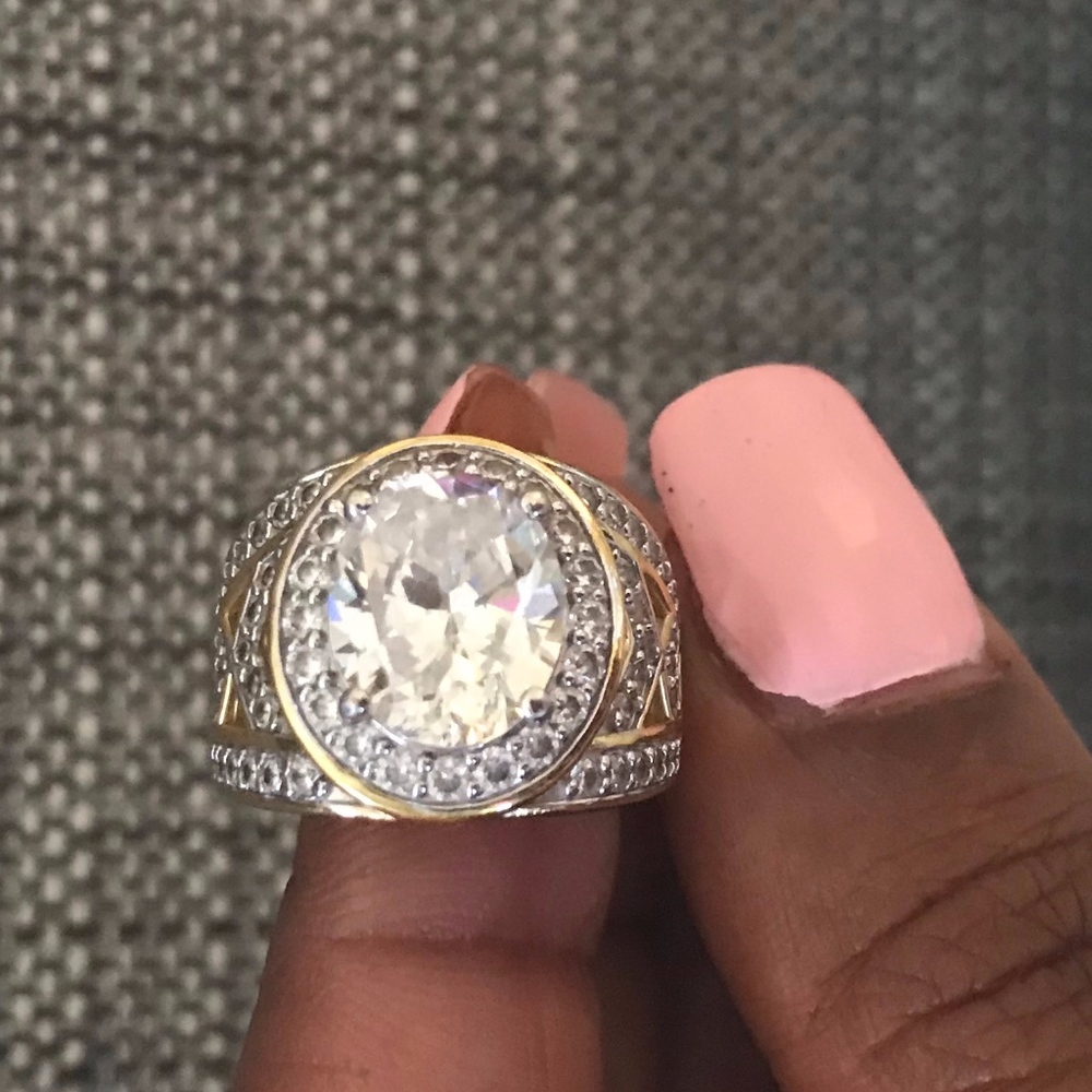 Glamorous Gold Cocktail Ring- Size 6 (Barely Worn)